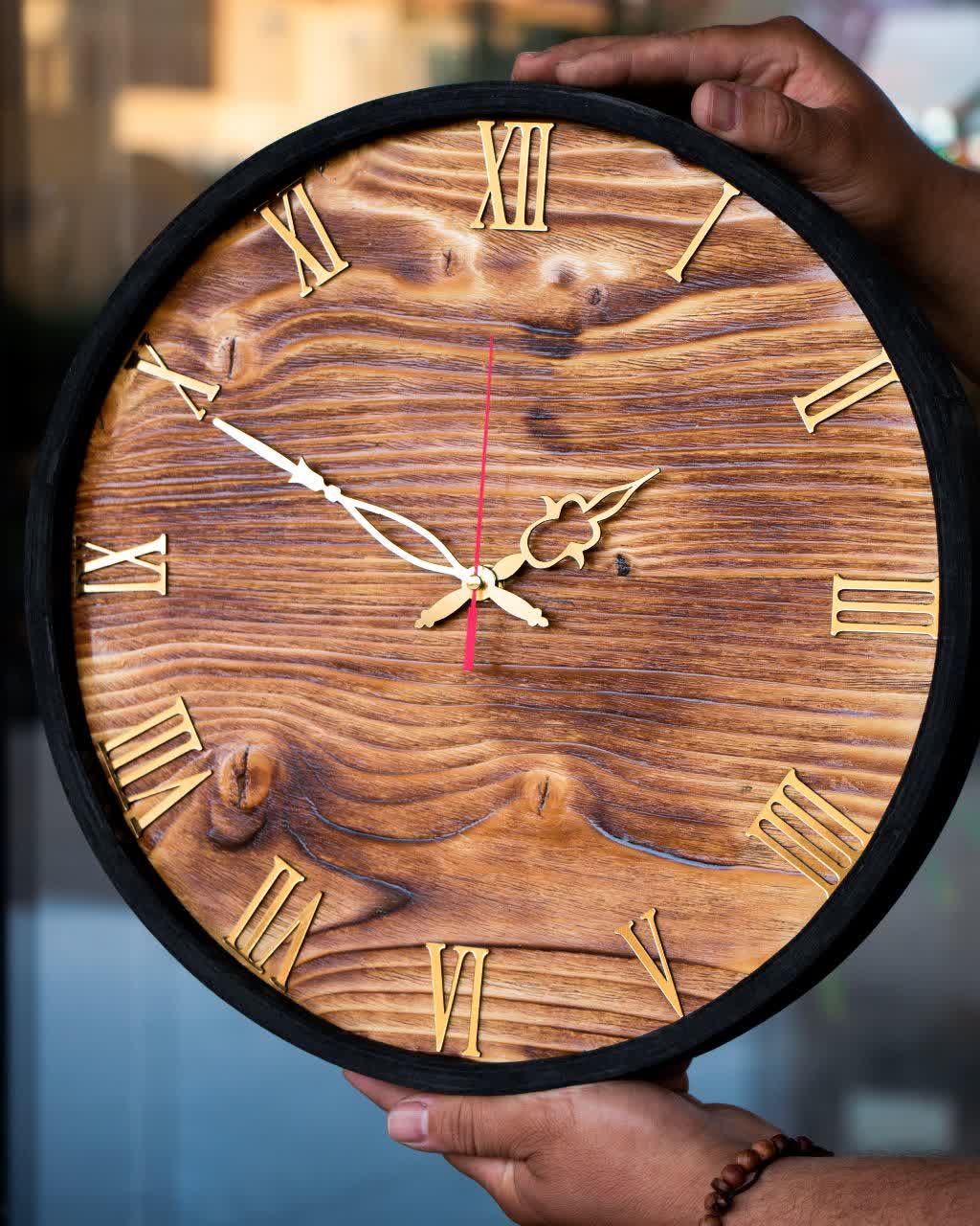 ساعت دیواری چوبی سندبلاست